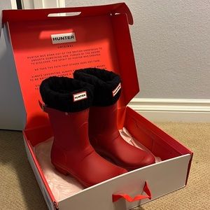 HUNTER BOOTS RED worn once! With sock inserts!